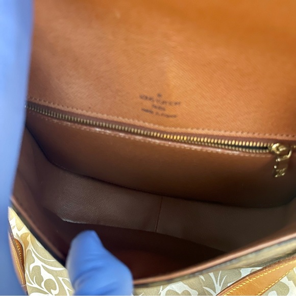 Authentic LV SaintClouds GM monogram - Picture 8 of 12